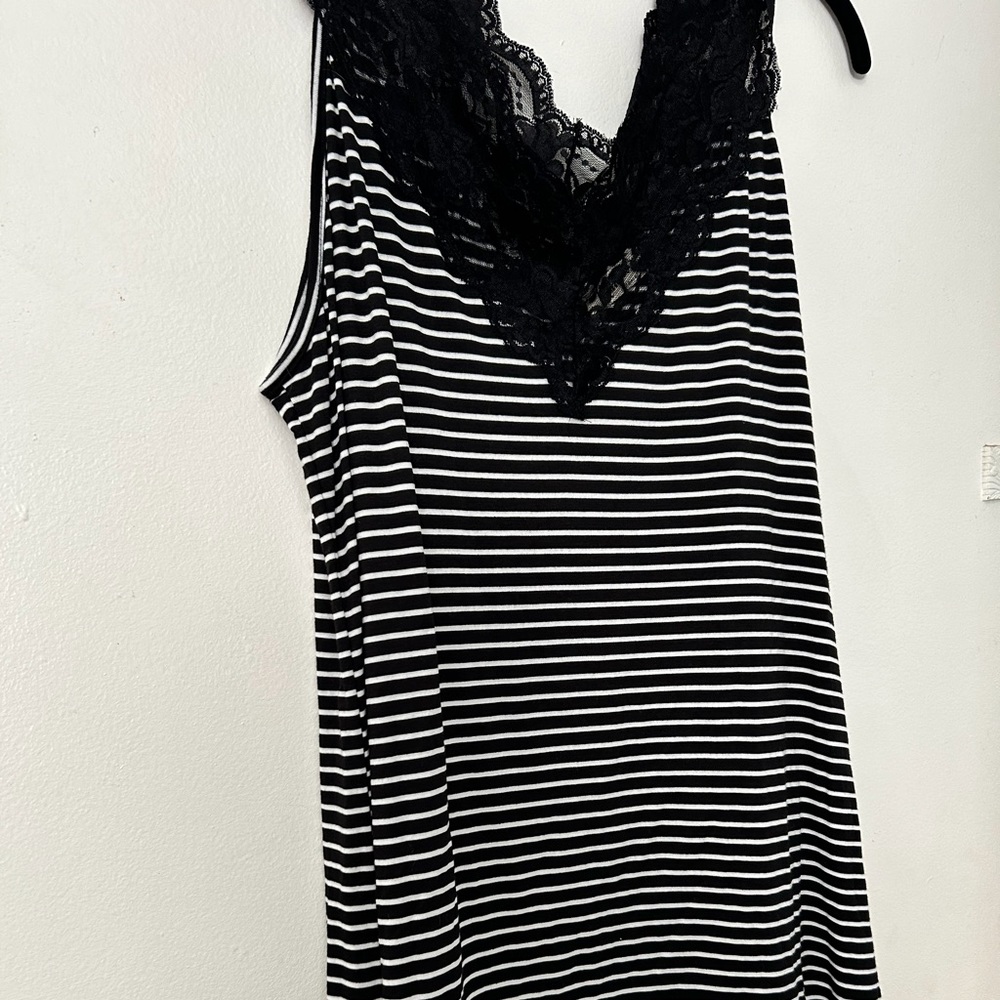 Tank top with lace straps